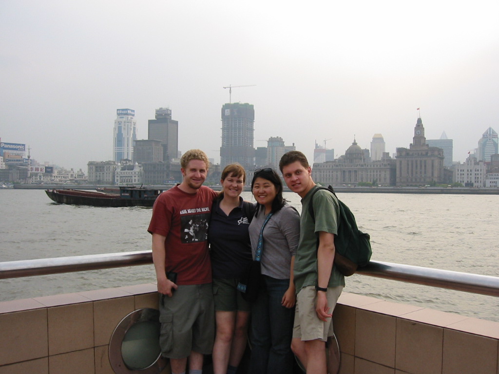 105-0541_img.jpg